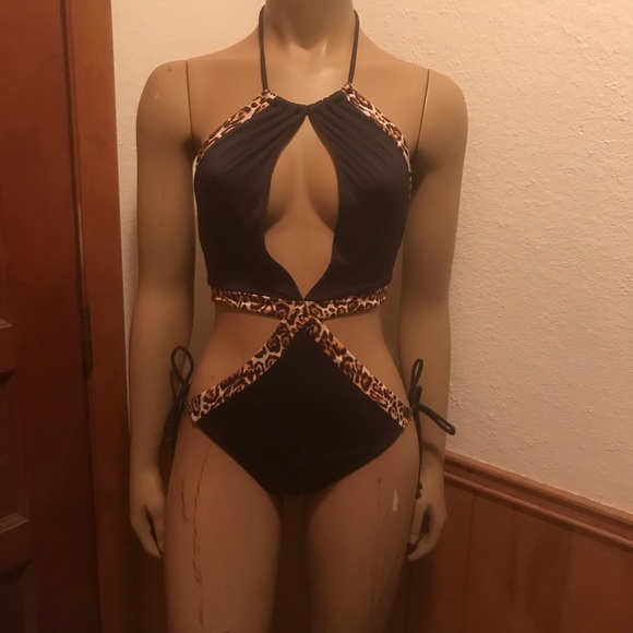 VICTORIA SECRETS SEXY SWIMSUIT - Picture 2 of 9